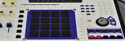 Akai-MPC4000 with ADAT and FX boards!
